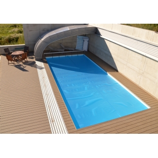 Venkovní zapuštěný bazén s terasou
